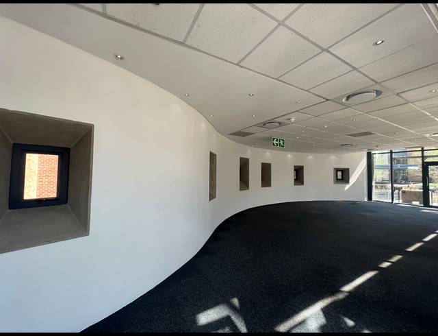 102M² OFFICE TO LET IN MELROSE ARCH